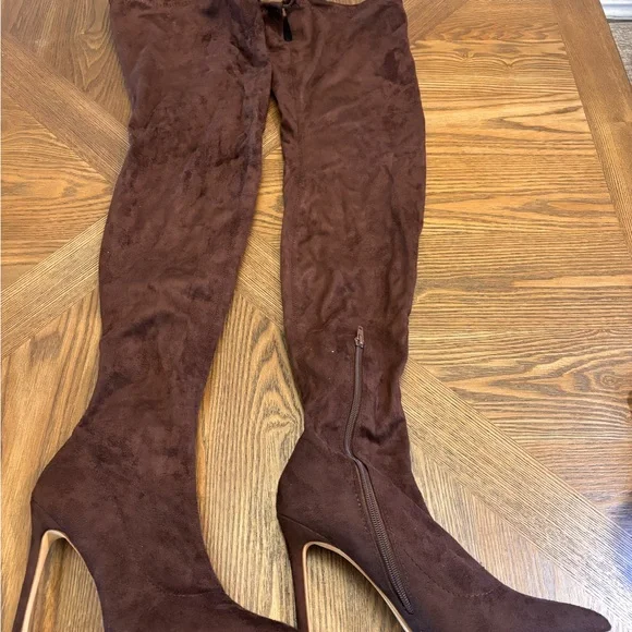 Chic Over-the-Knee Brown Boots - Picture 1 of 7